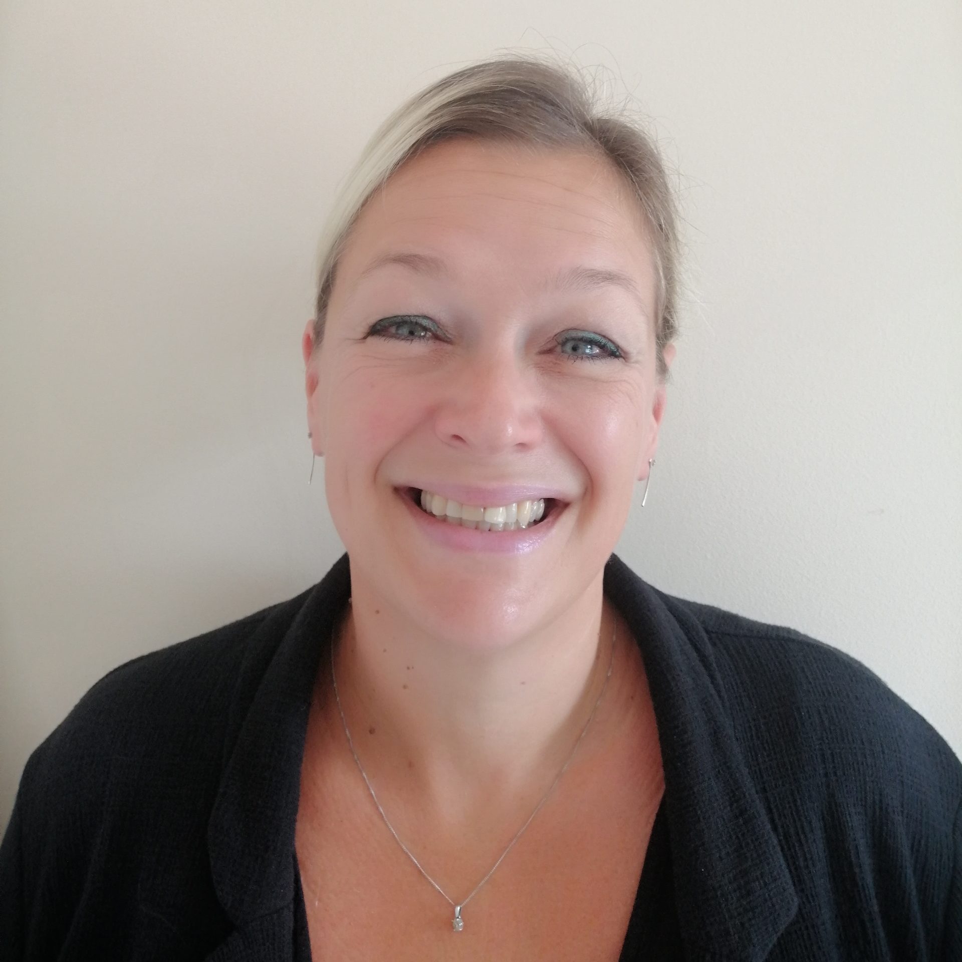 Julia Hayward Headshot